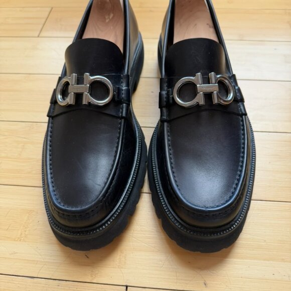 Ferragamo Gancini Loafer in Calfskin Leather, Black, Size 13 - Picture 4 of 6